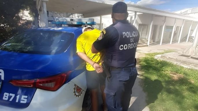 Se fugó de un control y luego se peleó con los policías