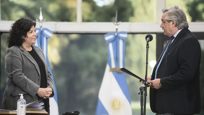 Asumió Carla Vizzotti, en silencio