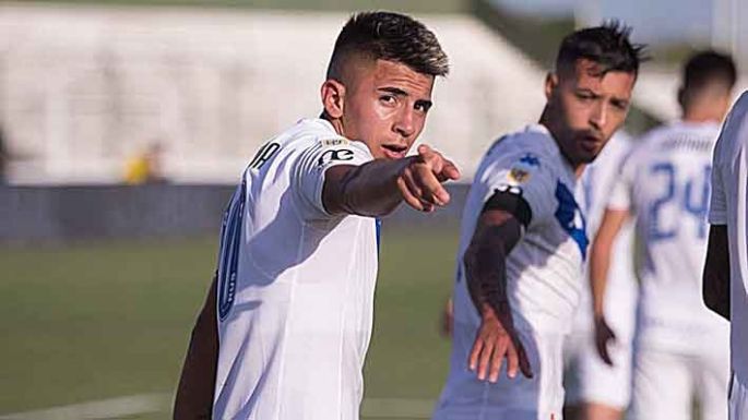 Vélez ganó en Junín y volvió a lo más alto de la tabla