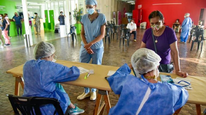 Las 200 dosis fueron a docentes y médicos