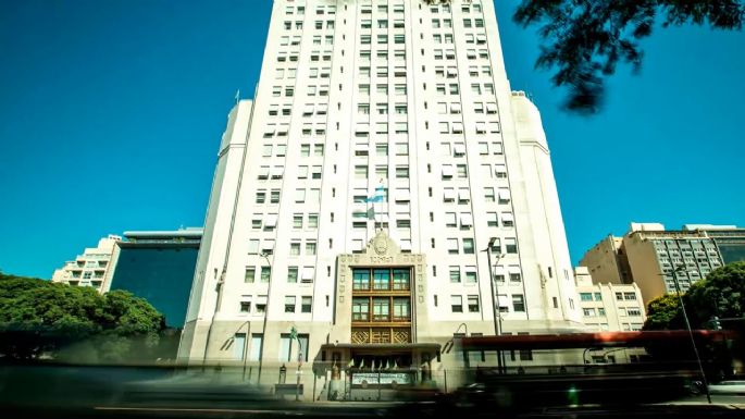 Vacunación a los amigos del poder: Operativo en el Ministerio de Salud