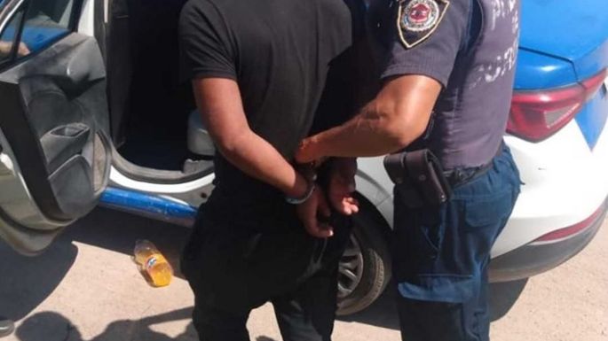 Fue aprehendido por golpear a una mujer