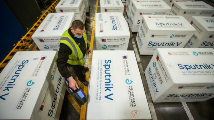 Comenzaron a distribuir 399 mil dosis de Sputnik V en todo el país