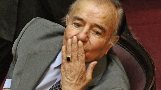 Entregaron el anillo robado de Menem a la policía