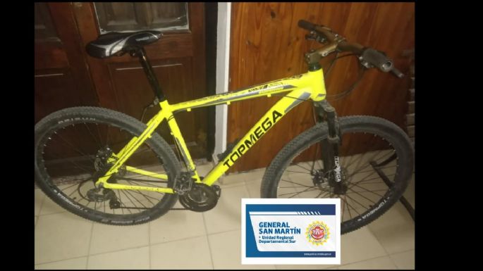 Atrapan a menor de edad que ofertó en redes sociales una bicicleta robada