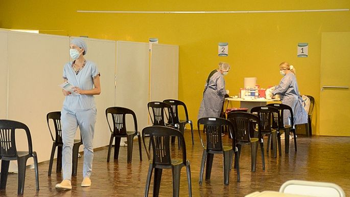 Temen segunda ola con poca gente vacunada