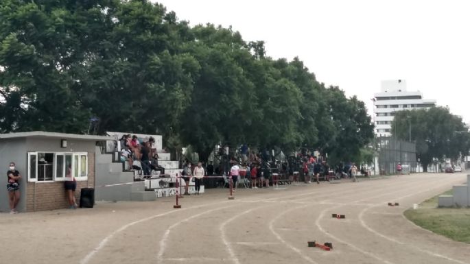 [VIDEO] Se desarrolla en el Poli un torneo provincial de atletismo