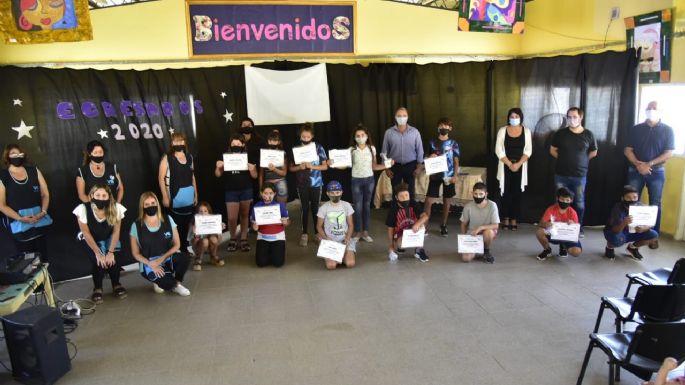 Los alumnos del Centro Ramón J. Cárcano tuvieron su acto de egresados