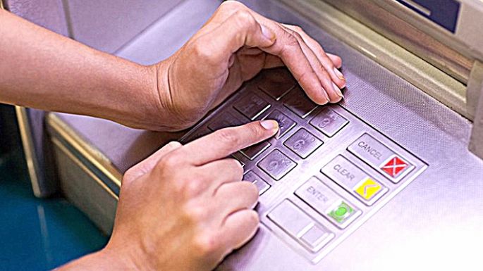 Denuncia que la estafaron  y le vaciaron su caja de ahorro