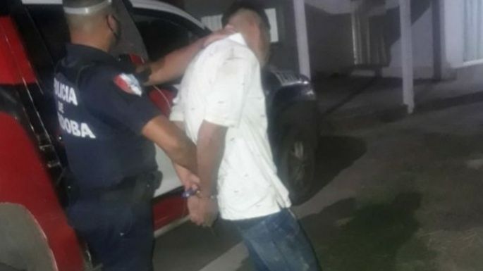 Detenido por daño y violación de domicilio