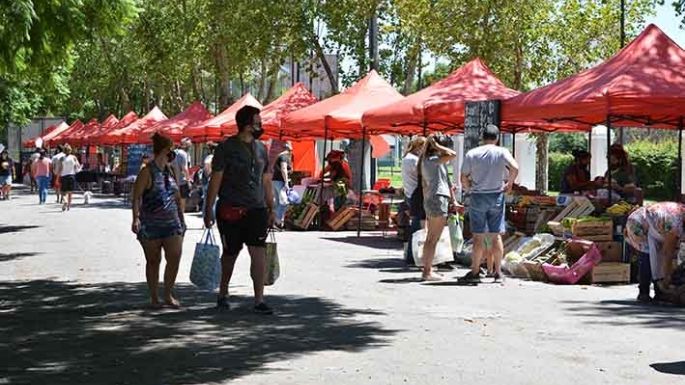 Feria Franca: hubo casi 40 puestos de productores con distintas ofertas