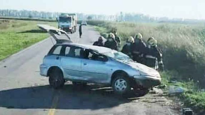 Murió al ser arrollado por un auto en la ruta 19