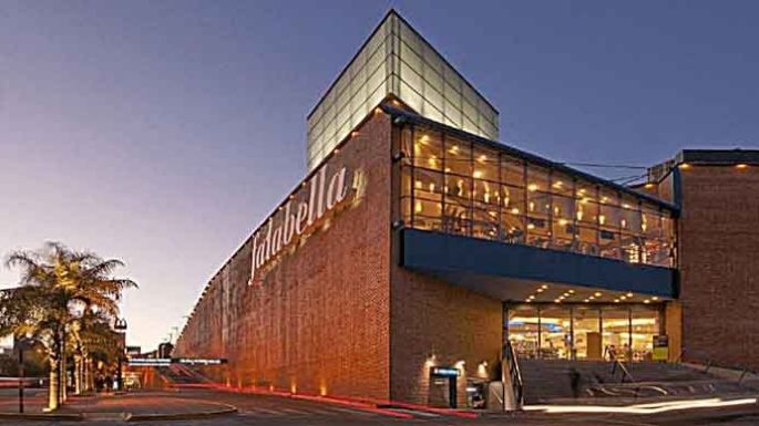 Falabella cierra sus puertas  y ofrece retiros voluntarios