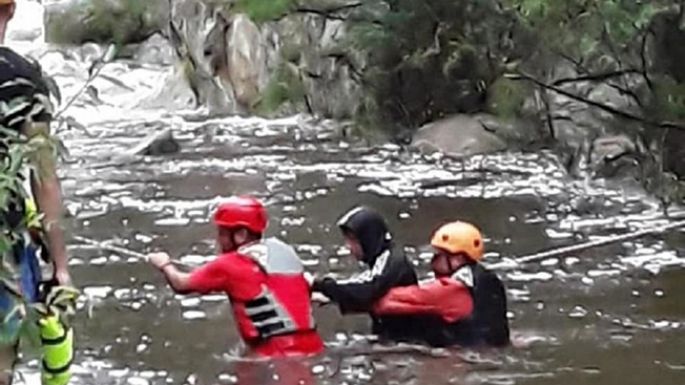 Rescataron a turistas que quedaron aislados