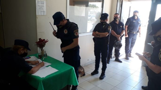 Todos los policías recibieron la primera dosis contra el COVID-19