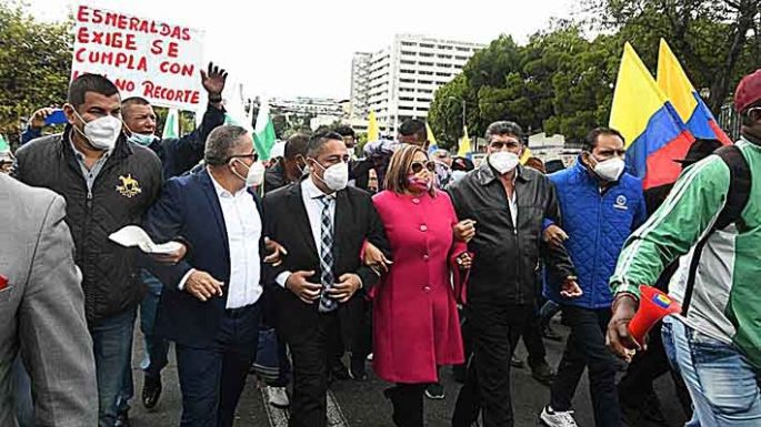 Inédita marcha de alcaldes y concejales