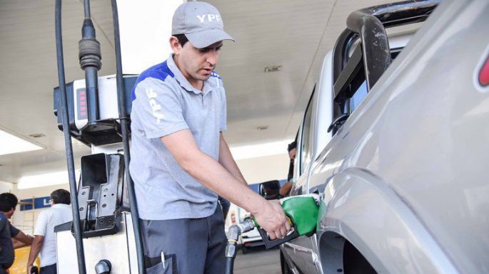 YPF lanza descuentos de un 15% en  combustibles para personal educativo