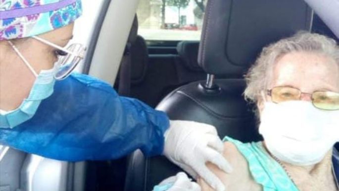 La mamá de "La Pepona" Reinaldi, de 100 años, se vacunó contra el Covid