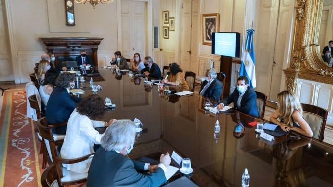 El Presidente encabezó una reunión del Comité de Vacunación en Casa de Gobierno