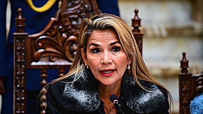 Ordenaron detener a Jeanine Añez