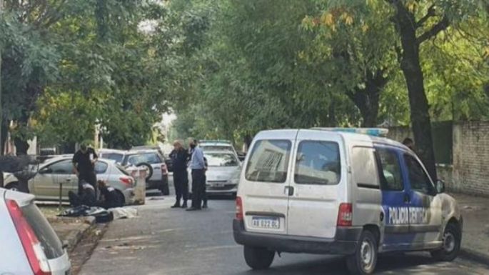 Baleó a su expareja frente a sus hijos y luego se suicidó