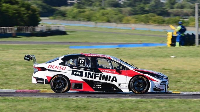 Matías Rossi triunfó en la carrera clasificatoria