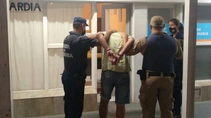 Lo sorprendieron agrediendo a su pareja y lo llevaron detenido