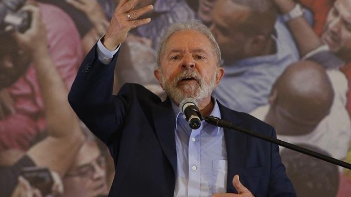Lula lanza su candidatura