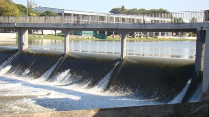 Reacondicionan las pasarelas y limpian el lago