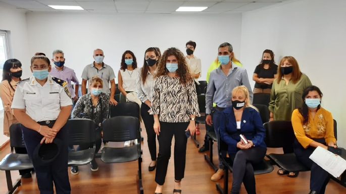 La ministra, Claudia Martínez, visitó el Punto Mujer de Villa Nueva