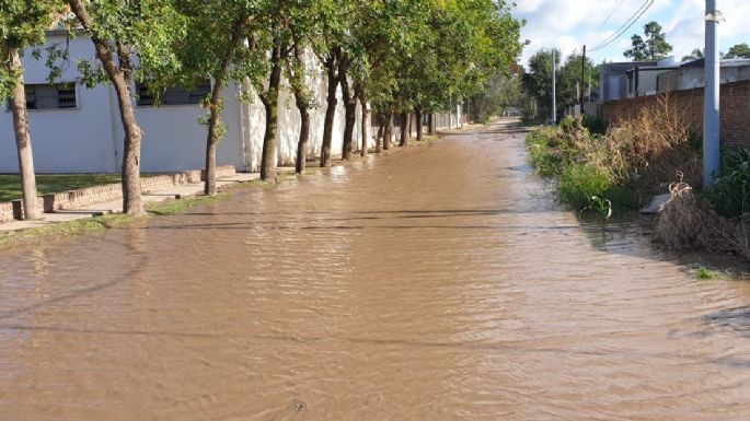Calles inundadas por la lluvia en el barrio Industrial