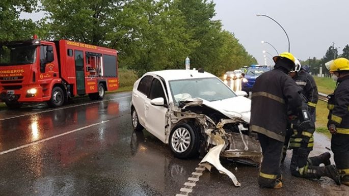 Vecinos de Las Perdices heridos al chocar un auto y un camión