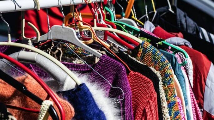 La Policía busca a quienes robaron prendas de un negocio de ropa