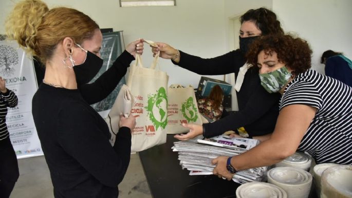 El primer día se intercambiados 680 kilos de residuos por bolsones de frutas