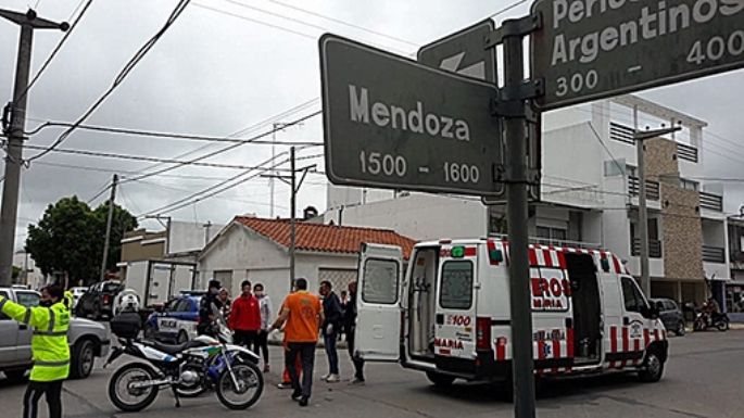 Un motociclista con traumatismo leve