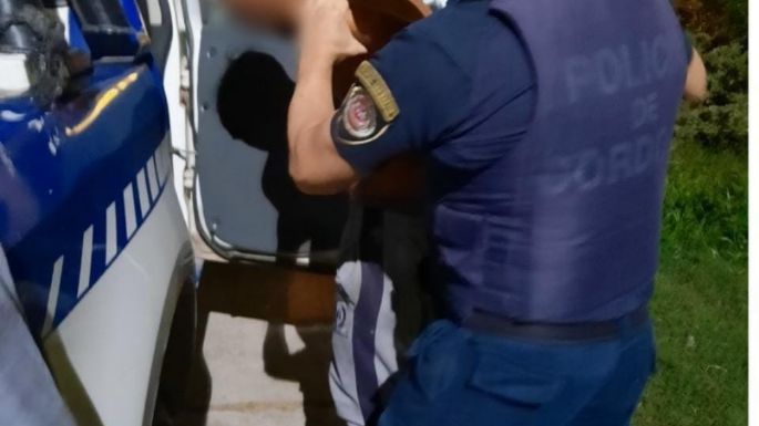 Detuvieron a un hombre tras encontrarle elementos robados en un comercio