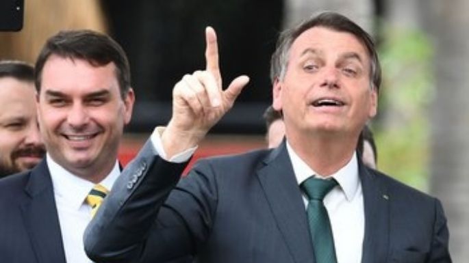 Muertos de COVID-19 porque no hay camas y Bolsonaro se manifestó "feliz" por los anticuarentena