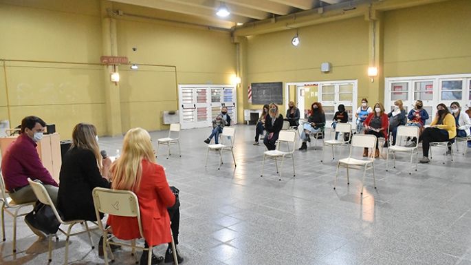 Reunión cumbre con directivos escolares