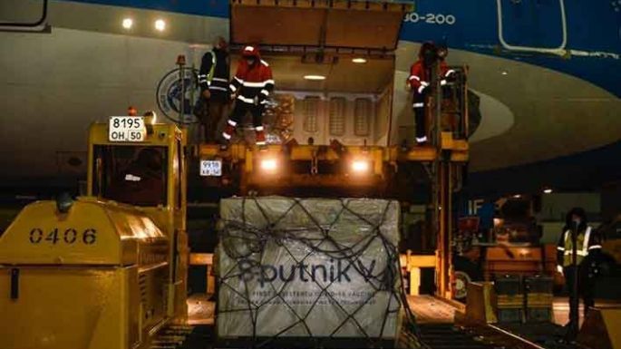 Llegó a Rusia el vuelo que traerá más dosis de la Sputnik V