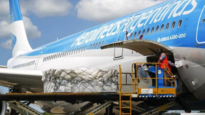 Llegó a Ezeiza vuelo de Aerolíneas con 330 mil dosis 1 de la vacuna Sputnik V