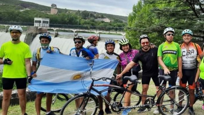 Personas ciegas con guías llegarán en bici tándem a la Villa