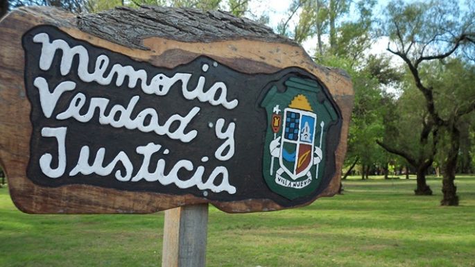 Plantan árboles por la Memoria