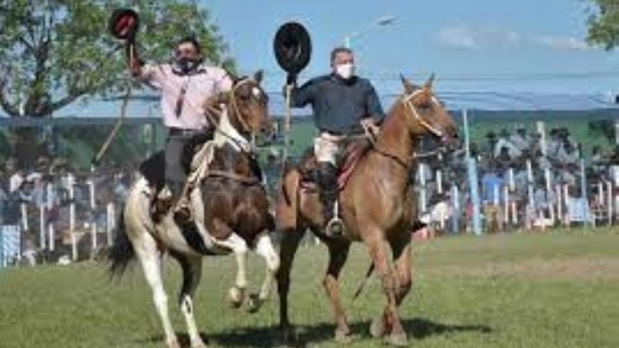 Las Varillas: labrado de actas en un local y una jineteada