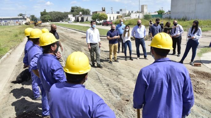 Inició la obra de adoquinado llevada a cabo por internos del Establecimiento Penitenciario