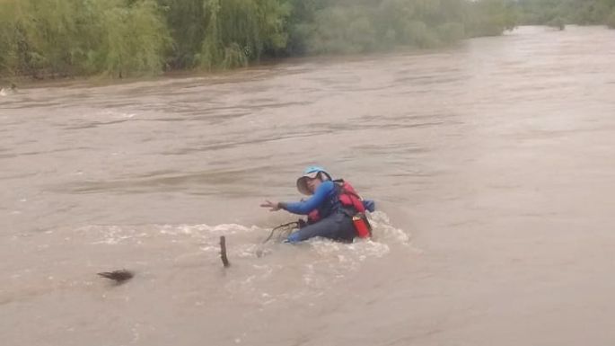Rescataron a un hombre del río
