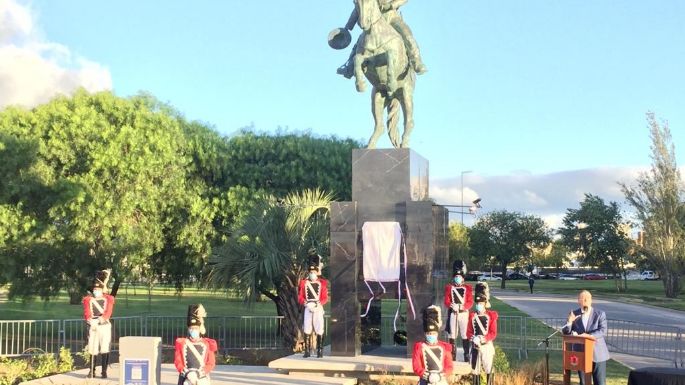 Schiaretti inauguró el monumento de Bustos y propuso que el nuevo puente lleve su nombre