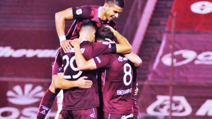 Lanús goleó a un Patronato cada vez más hundido
