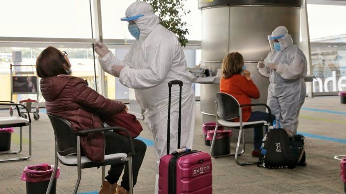 Confirman un caso positivo de coronavirus en un vuelo que llegó desde Miami