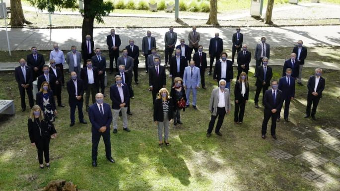 Luis Negretti participó de un plenario de rectores a nivel nacional