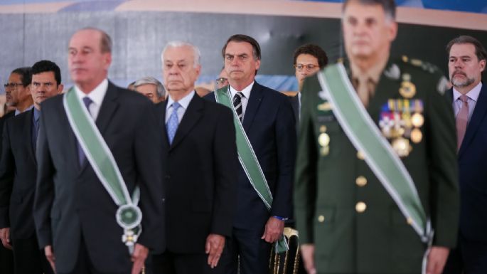 Crisis en Brasil: Ahora Bolsonaro destituyó a tres jefes de las Fuerzas Armadas